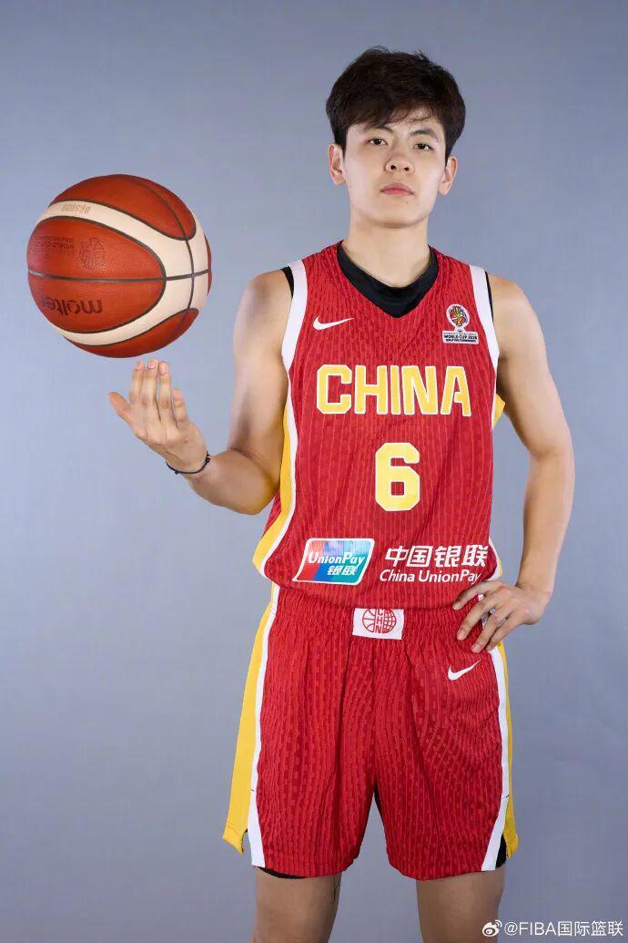 华体会体育app下载-24岁杨舒予接任中国女篮队长，今晚将带队冲击世界杯