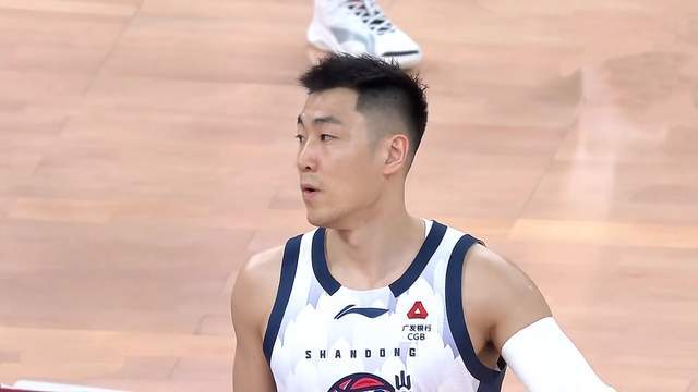 华体会体育app下载-山东男篮捍卫主场，克里斯控制情绪 上海有变阵空间 洛夫顿成关键